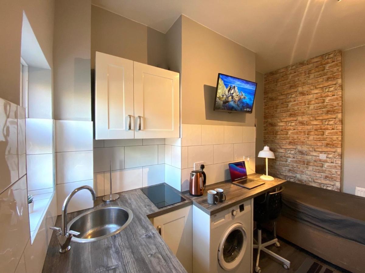 Limpenny Studio Apartment - Work Friendly And Outstanding Garden Studio Close To City Centre Nottingham Bagian luar foto