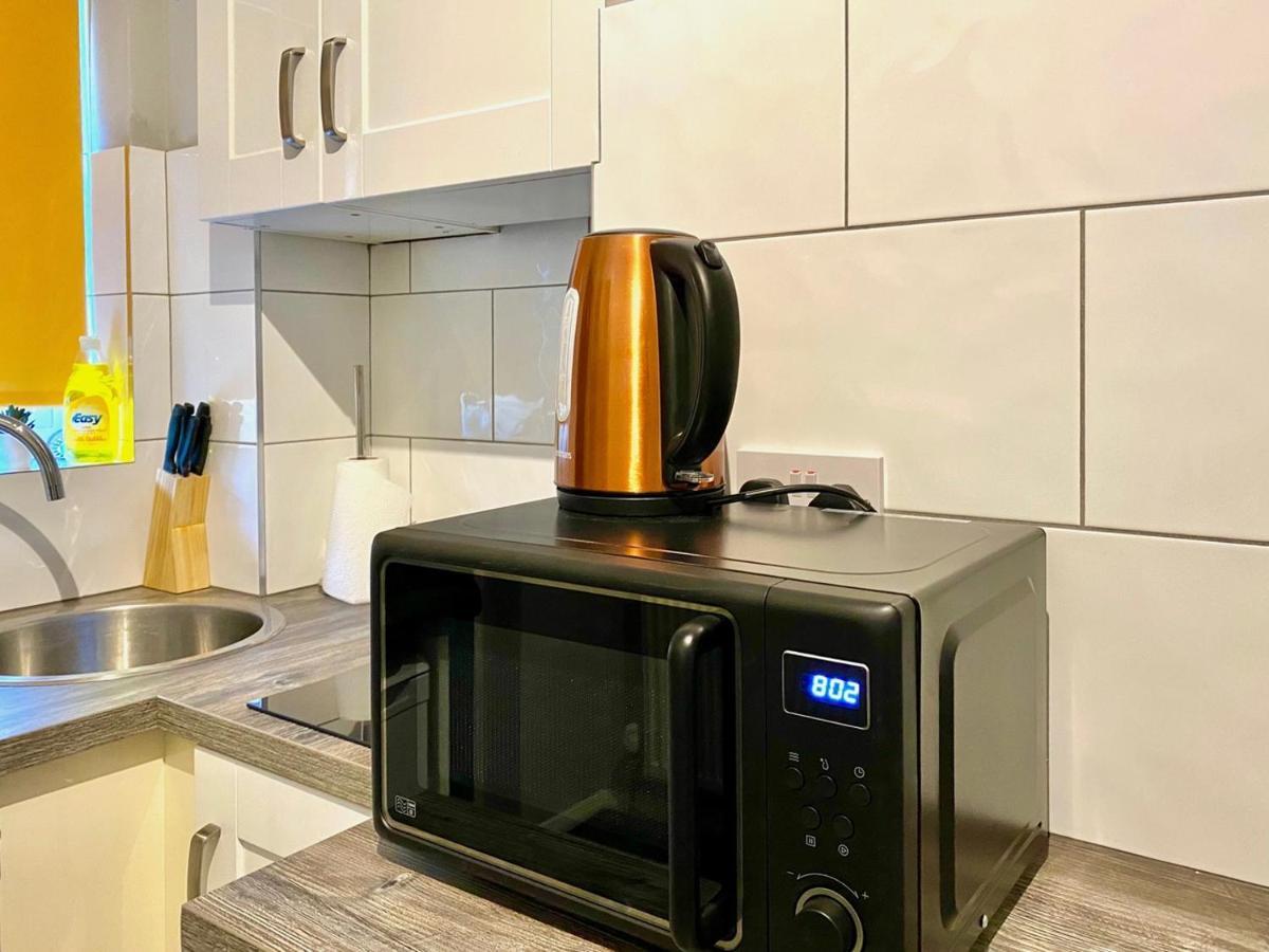 Limpenny Studio Apartment - Work Friendly And Outstanding Garden Studio Close To City Centre Nottingham Bagian luar foto